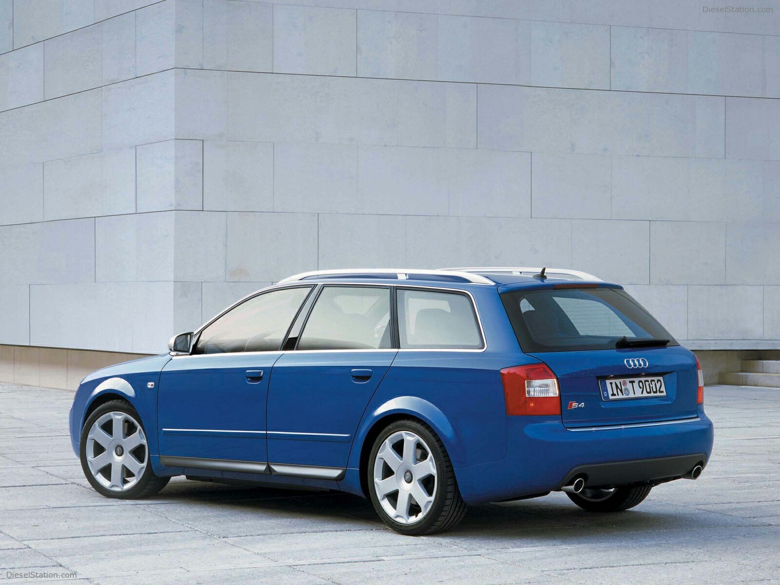 Audi S4 Avant (2003)